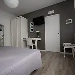 לינה וארוחת בוקר Flyingaway בורסו דל גראפה