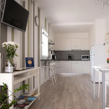 Bed & Breakfast Flyingaway