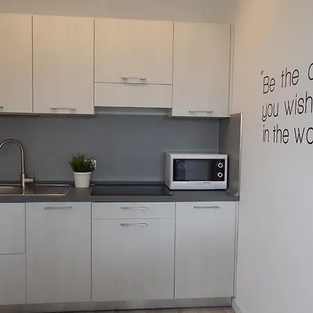 Bed & Breakfast Flyingaway 4*