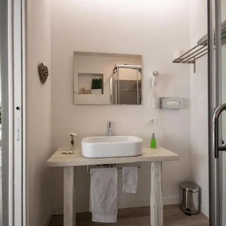 Bed & Breakfast Flyingaway 4*