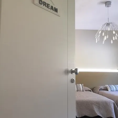 Flyingaway Bed & Breakfast 4*