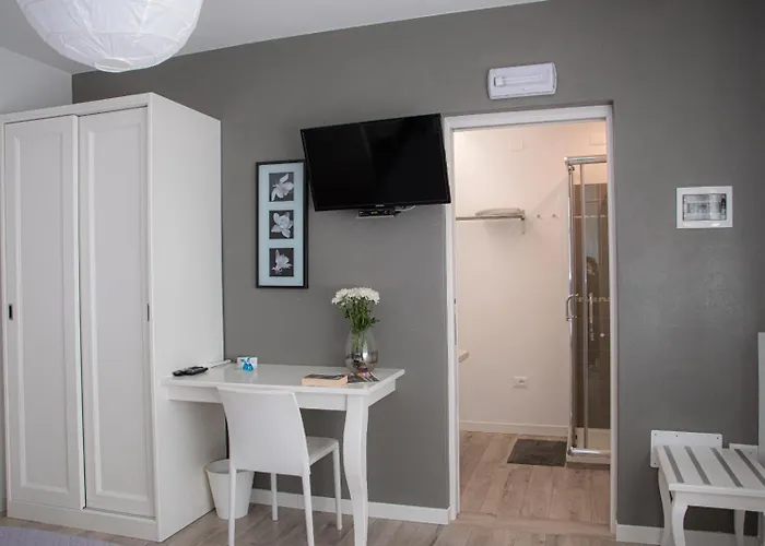 Flyingaway Bed and breakfast 4*